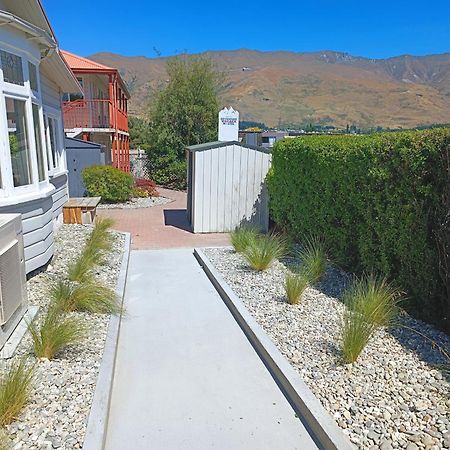 Adventure Wanaka Hostel Exterior photo